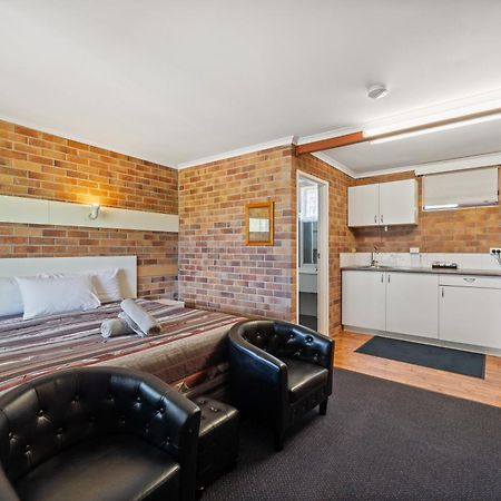 Tally Ho Motor Inn Тентерфилд Экстерьер фото