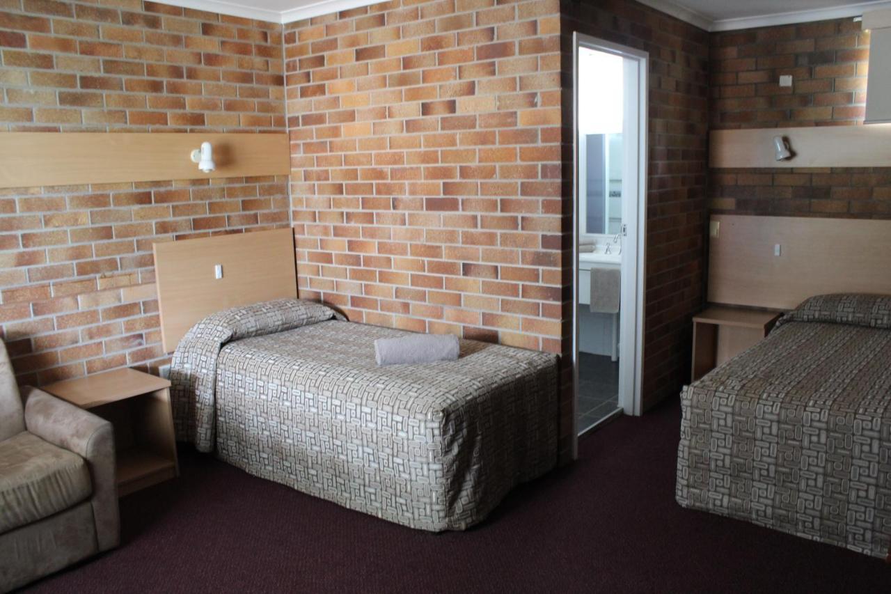 Tally Ho Motor Inn Тентерфилд Экстерьер фото