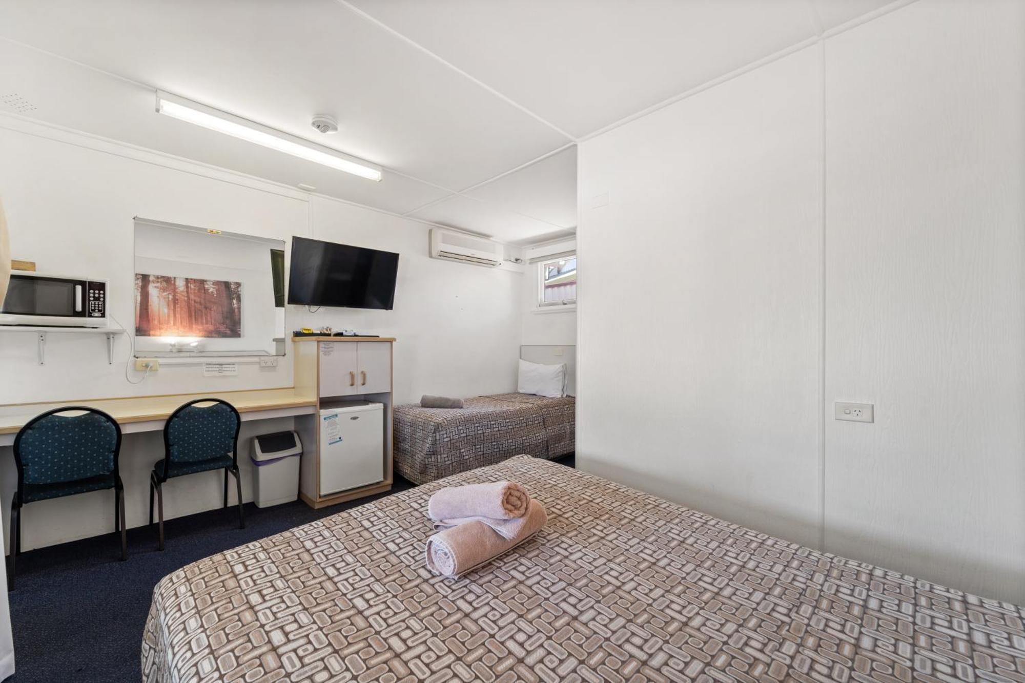Tally Ho Motor Inn Тентерфилд Экстерьер фото