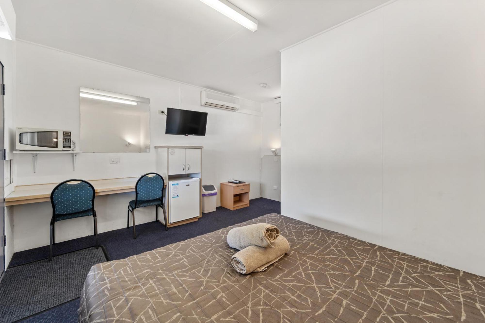 Tally Ho Motor Inn Тентерфилд Экстерьер фото