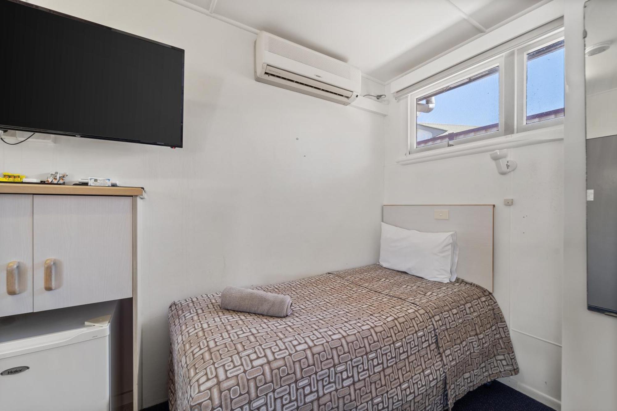Tally Ho Motor Inn Тентерфилд Экстерьер фото
