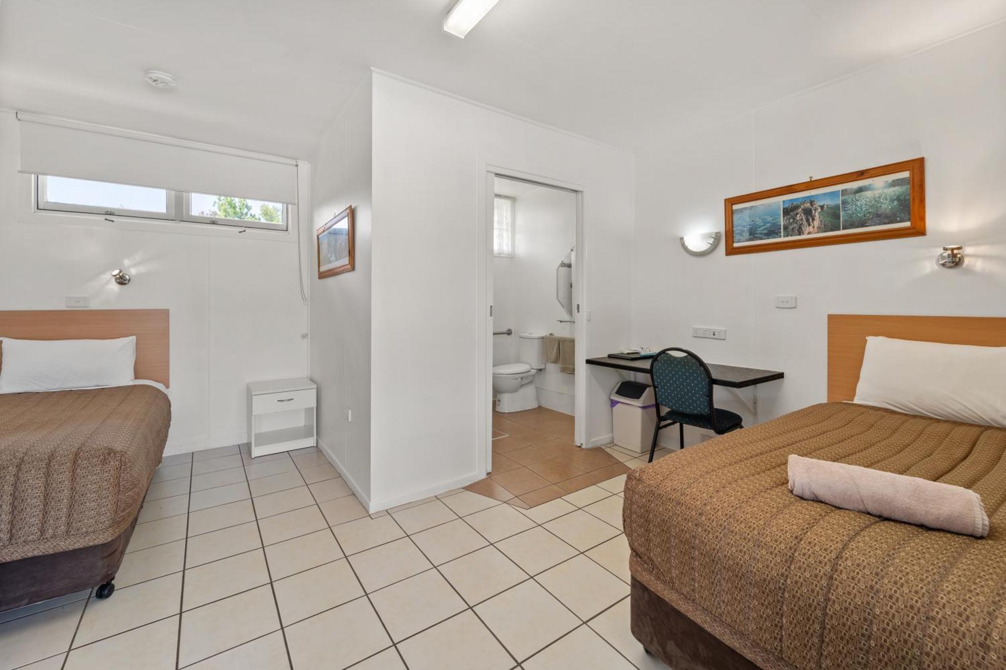 Tally Ho Motor Inn Тентерфилд Экстерьер фото