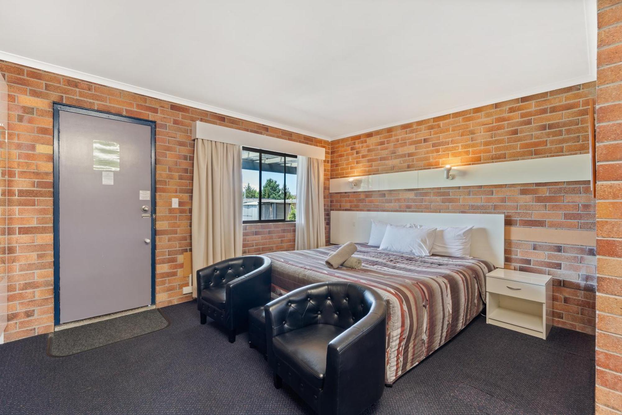 Tally Ho Motor Inn Тентерфилд Экстерьер фото