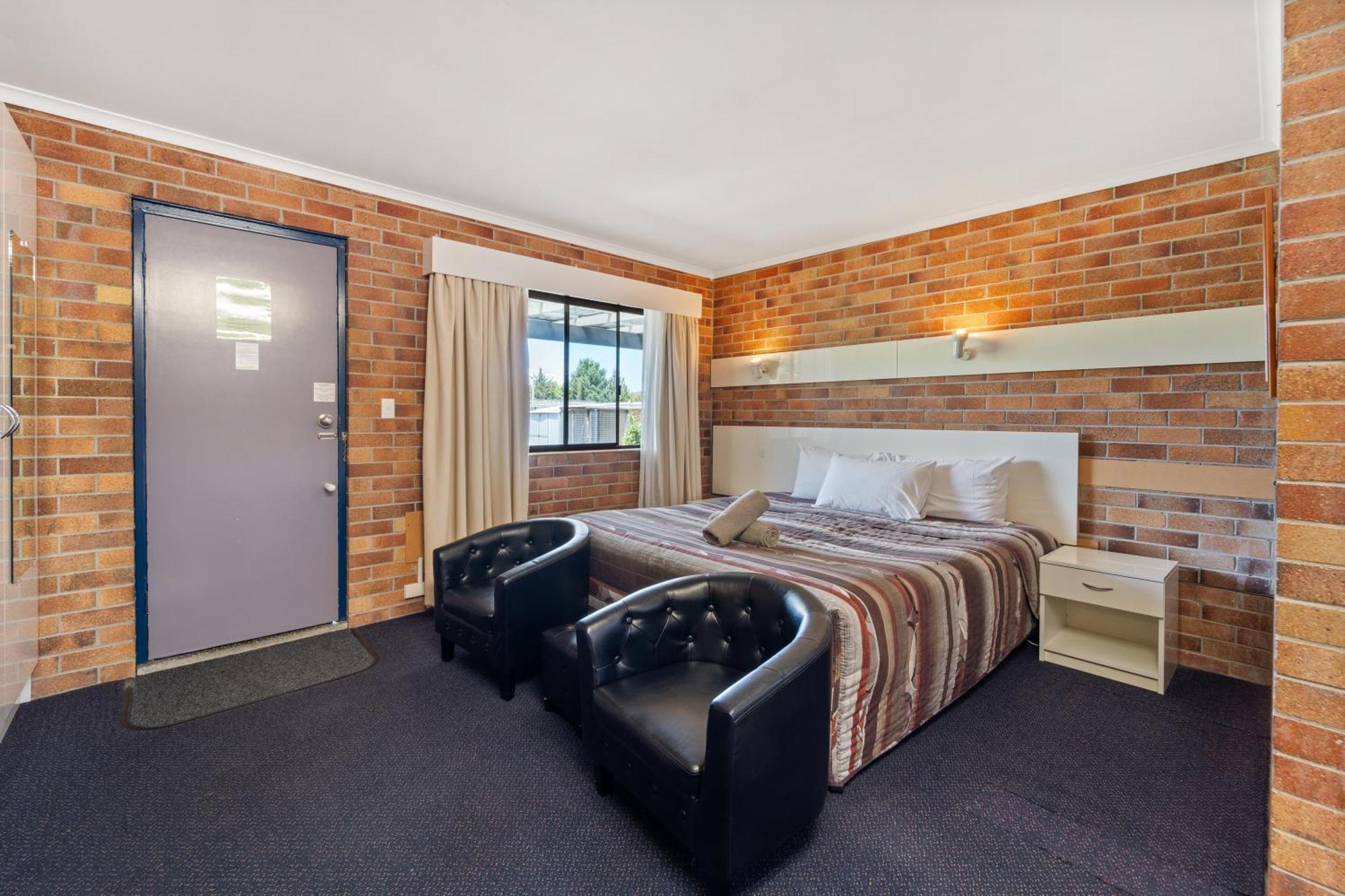Tally Ho Motor Inn Тентерфилд Экстерьер фото