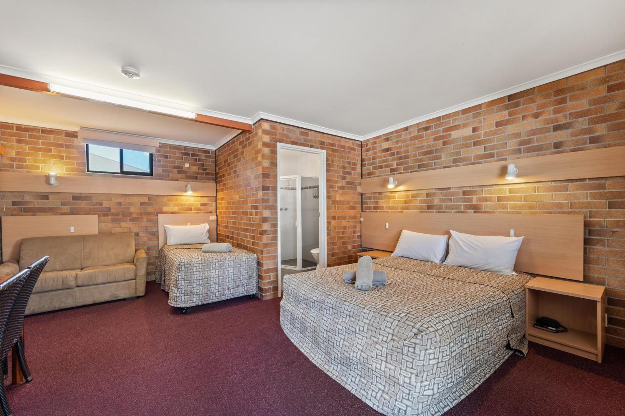 Tally Ho Motor Inn Тентерфилд Экстерьер фото