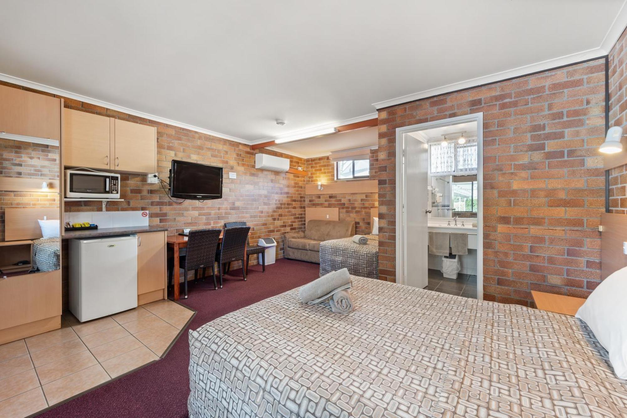 Tally Ho Motor Inn Тентерфилд Экстерьер фото