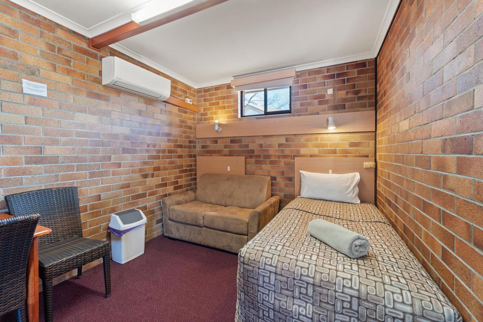 Tally Ho Motor Inn Тентерфилд Экстерьер фото