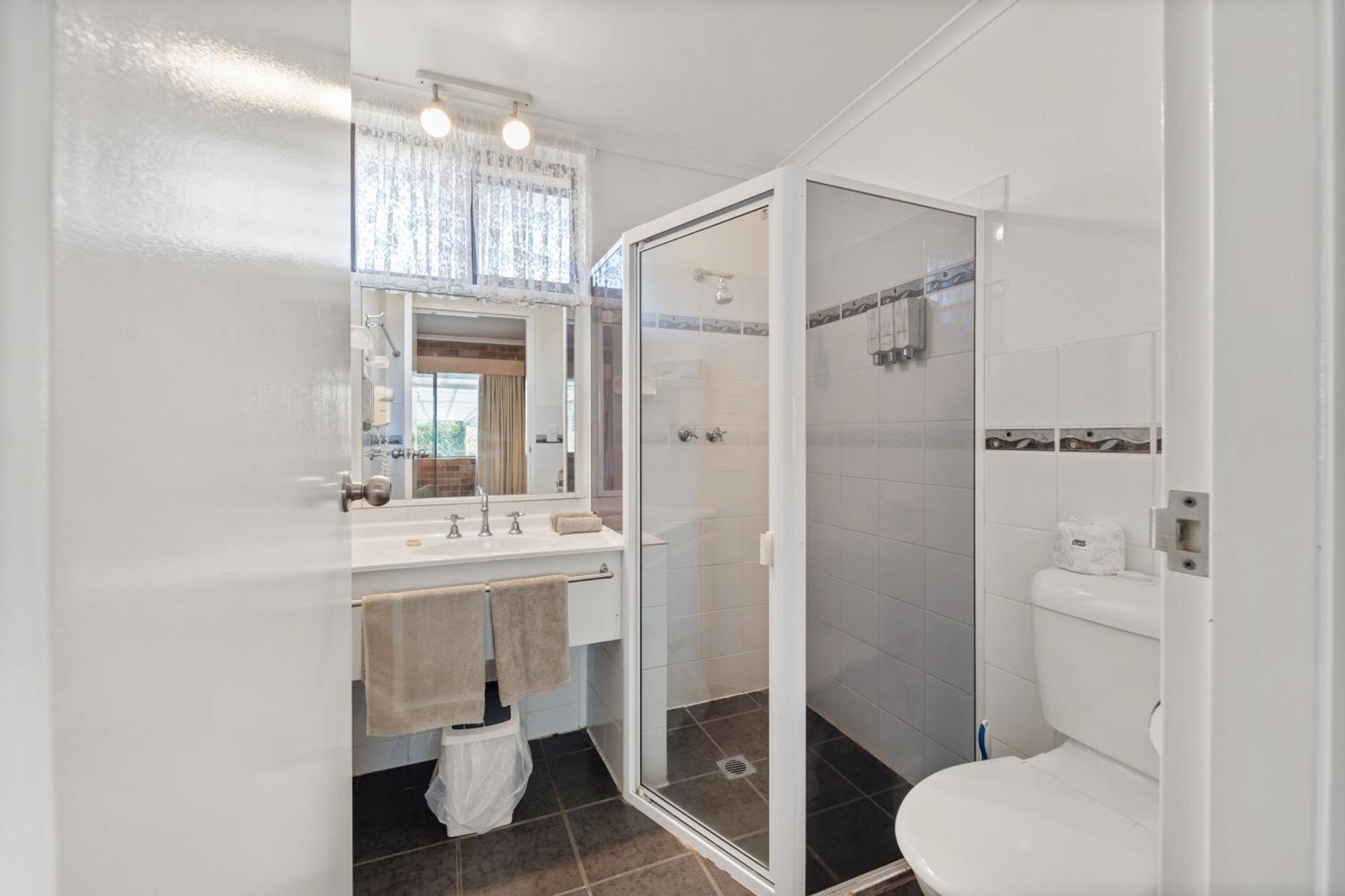 Tally Ho Motor Inn Тентерфилд Экстерьер фото