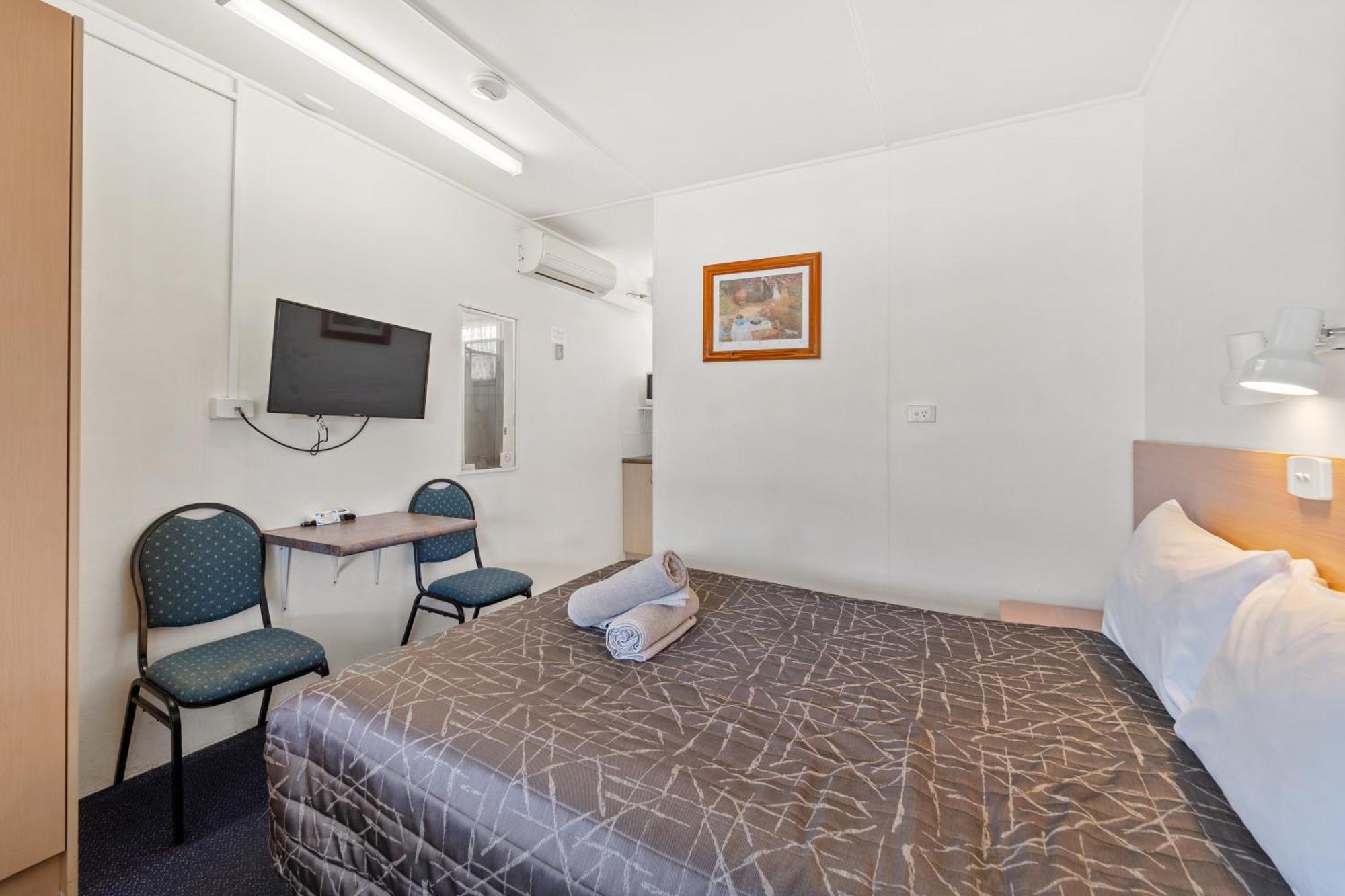 Tally Ho Motor Inn Тентерфилд Экстерьер фото