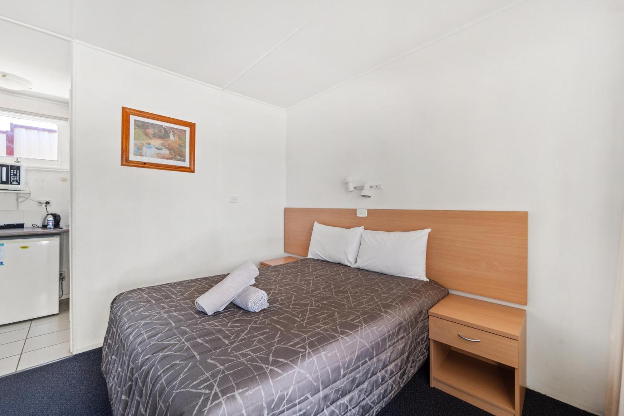Tally Ho Motor Inn Тентерфилд Экстерьер фото