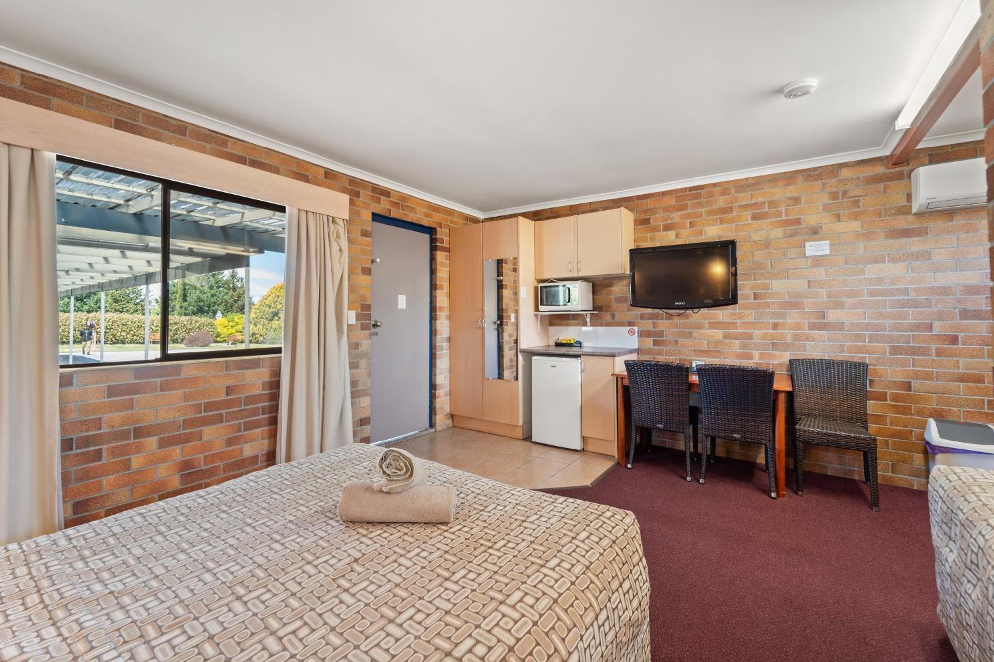 Tally Ho Motor Inn Тентерфилд Экстерьер фото