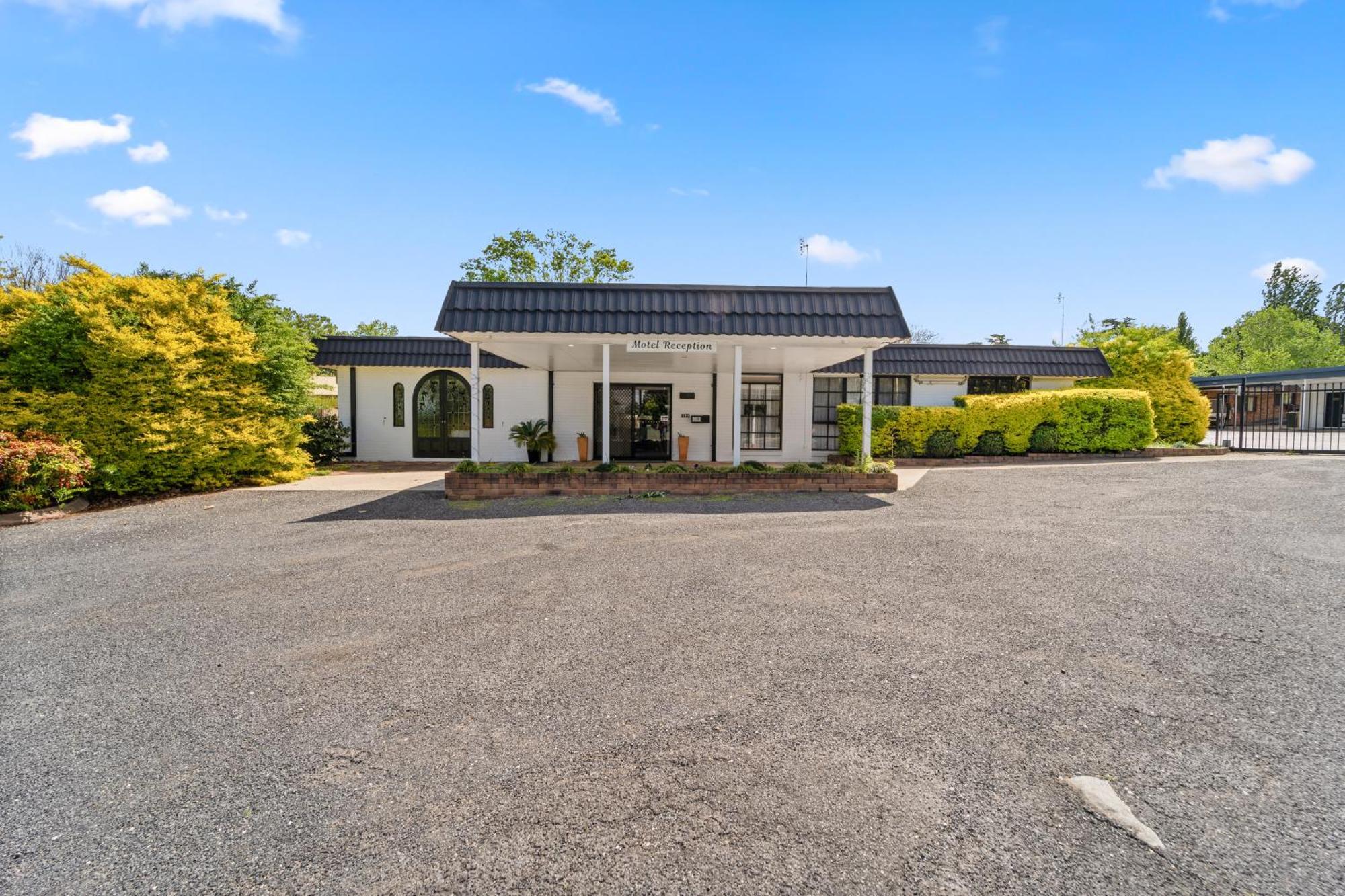 Tally Ho Motor Inn Тентерфилд Экстерьер фото