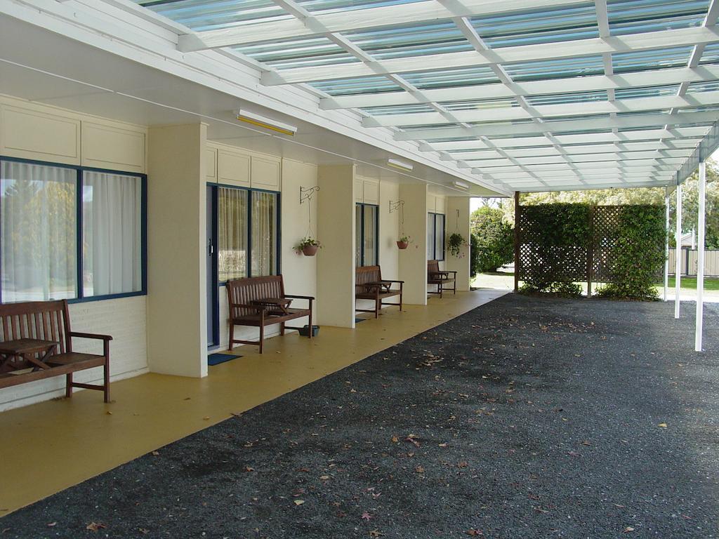 Tally Ho Motor Inn Тентерфилд Экстерьер фото